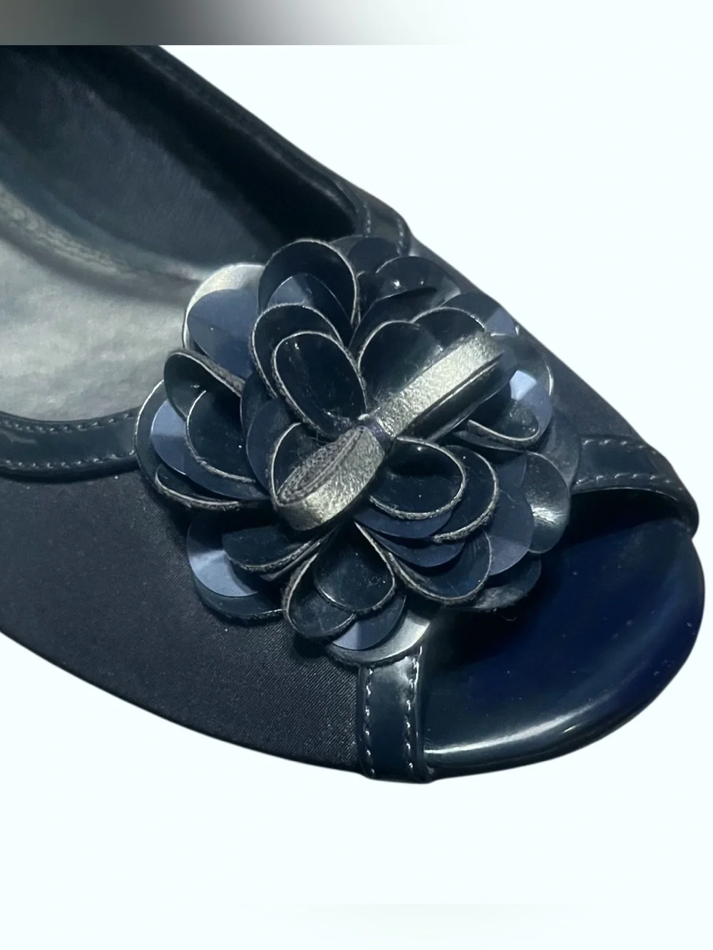 Naturalizer Navy Peep-Toe Ballet Flat with Decorative Flower Sz 8